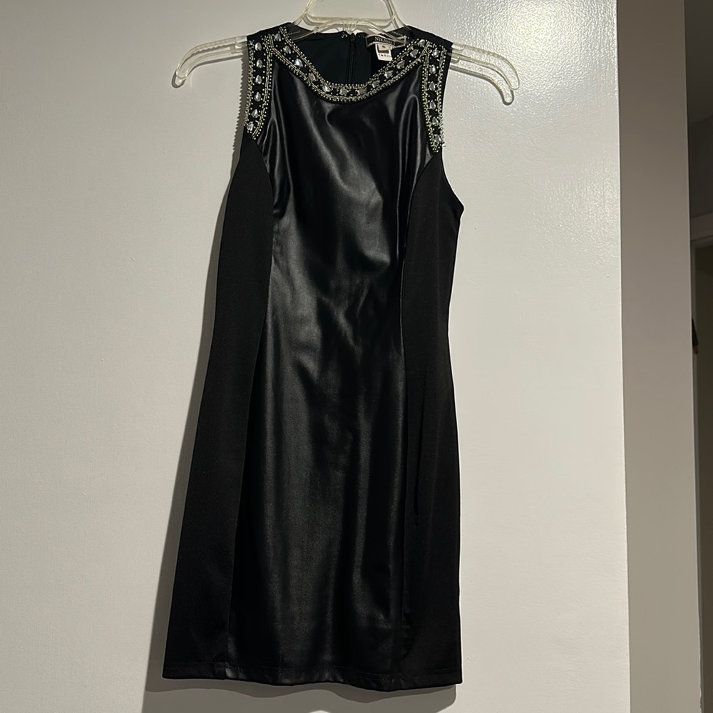 Nikibiki black dress